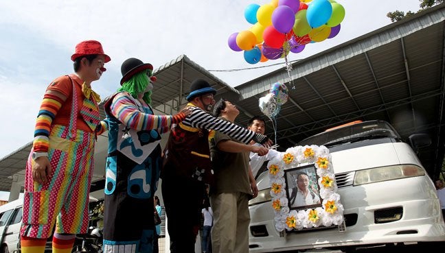 Malaysian Killed After Bodyguard Shooting Incident Given A "Clown" Funeral - World Of Buzz 7