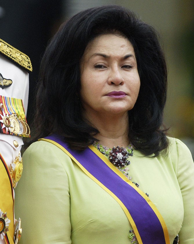 Najib: If I Was Involved, My Wife (Rosmah) Would Have Done Something. - World Of Buzz 3