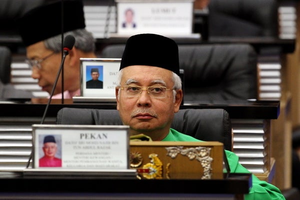 Najib To Parliament: Identity Of RM2.6 Billion Donor Cannot Be Revealed - World Of Buzz 1