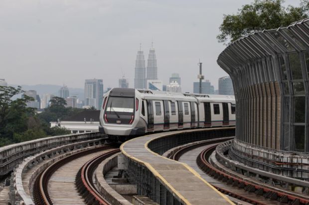 New MRT And Feeder Busses Will Be Free Until 17th January, Says Najib - World Of Buzz