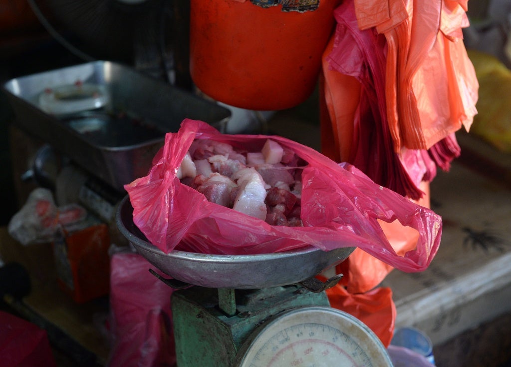 Ban On Plastic Bags And Polystyrene Containers Takes Effect In S'ngor And Federal Territories, Public Urged To Bring Eco-Bag - World Of Buzz 3