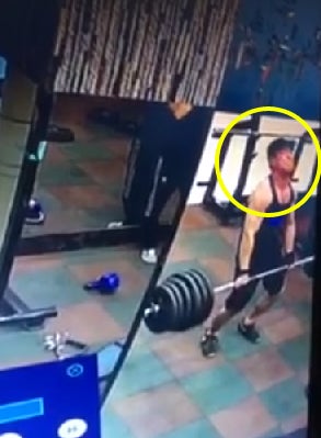 Buff Guy Collapses On The Floor After Lifting Too Heavy In The Gym - World Of Buzz 1