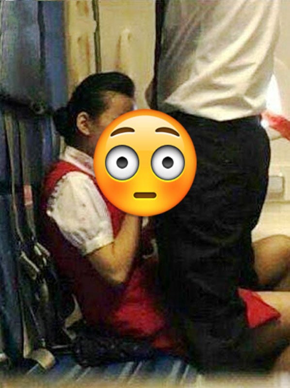 Chinese Flight Attendant Discovered Performing Oral Sex On A Man During Flight - World Of Buzz 2