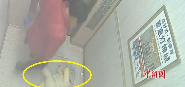 Chinese Parents Had An Argument So They Dumped Their Baby In A Freezing Elevator - World Of Buzz
