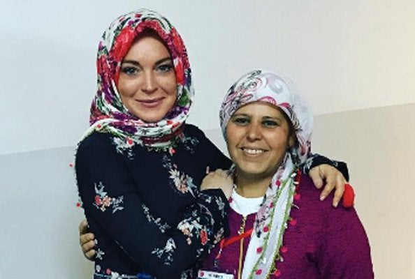 Lindsay Lohan Converted to Islam - World Of Buzz 3