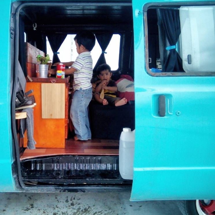 Malaysian Man Turns Rusty Van Into Campervan, Embarks On Road Trip With Family - World Of Buzz 12