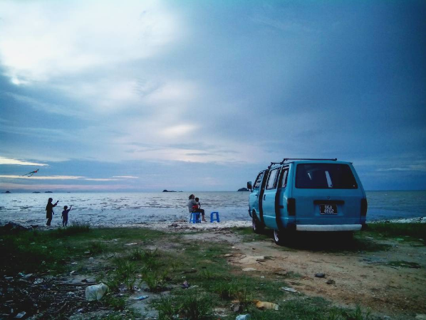 Malaysian Man Turns Rusty Van Into Campervan, Embarks On Road Trip With Family - World Of Buzz 7