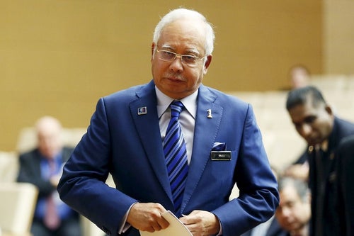 Najib Warns Government Workers 'Don't Take What Belongs To The People' - World Of Buzz 5