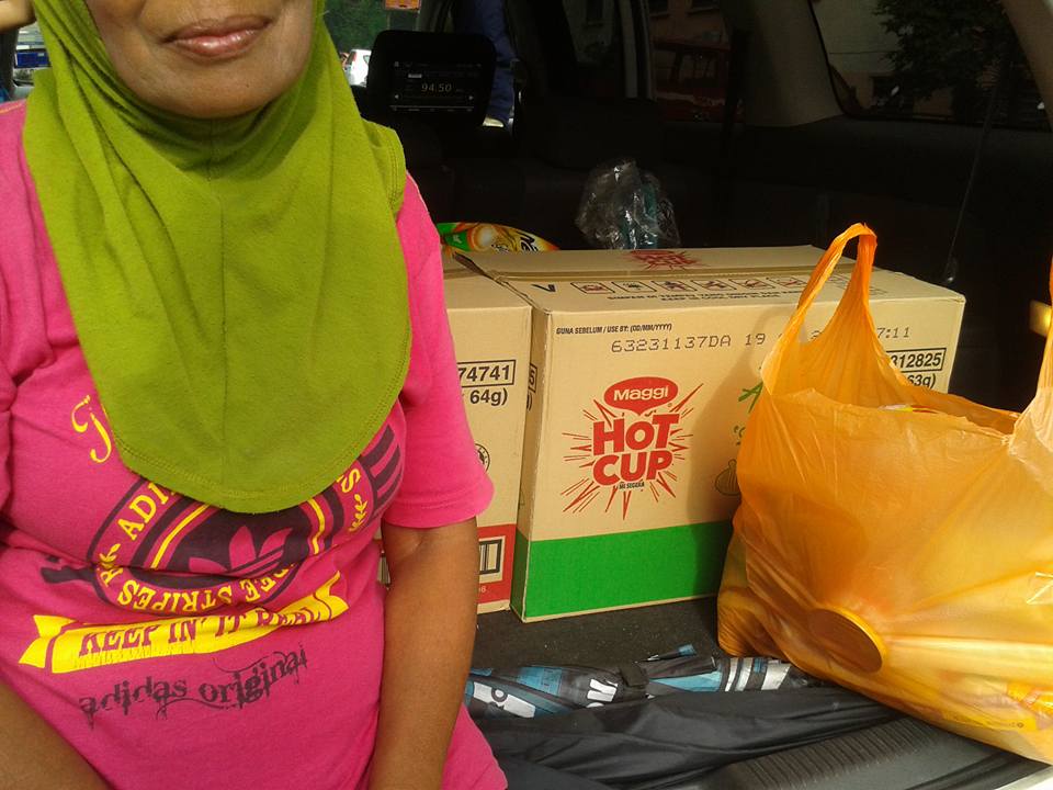 This Story Of A Malaysian Man, Woman And Maggi Cup Will Break Your Heart - World Of Buzz 1