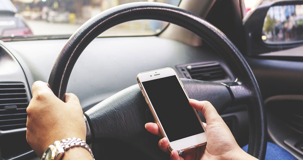 Using Smartphone While Driving Will Be Charged In Court And Fined Up To RM2,000 - World Of Buzz 1