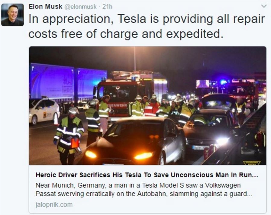 Heroic Man Sacrifices His RM440,000 Tesla To Save An Unconscious Driver On Highway - World Of Buzz 2
