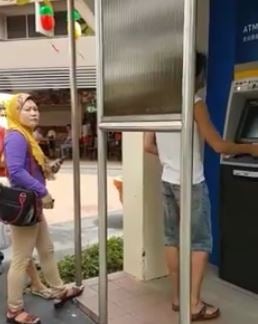 Impatient Singaporean Man Tells Lady To F*ck Off For Being 'Slow' At Using ATM - World Of Buzz 3