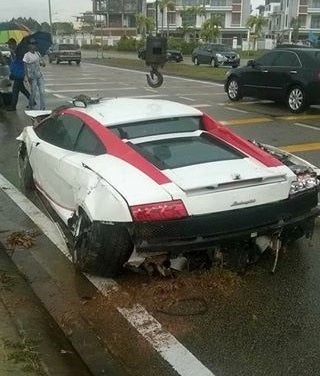 Lamborghini Crashes Into A Drain, Malaysian Netizens Mock Driver 'You Deserve It' - World Of Buzz