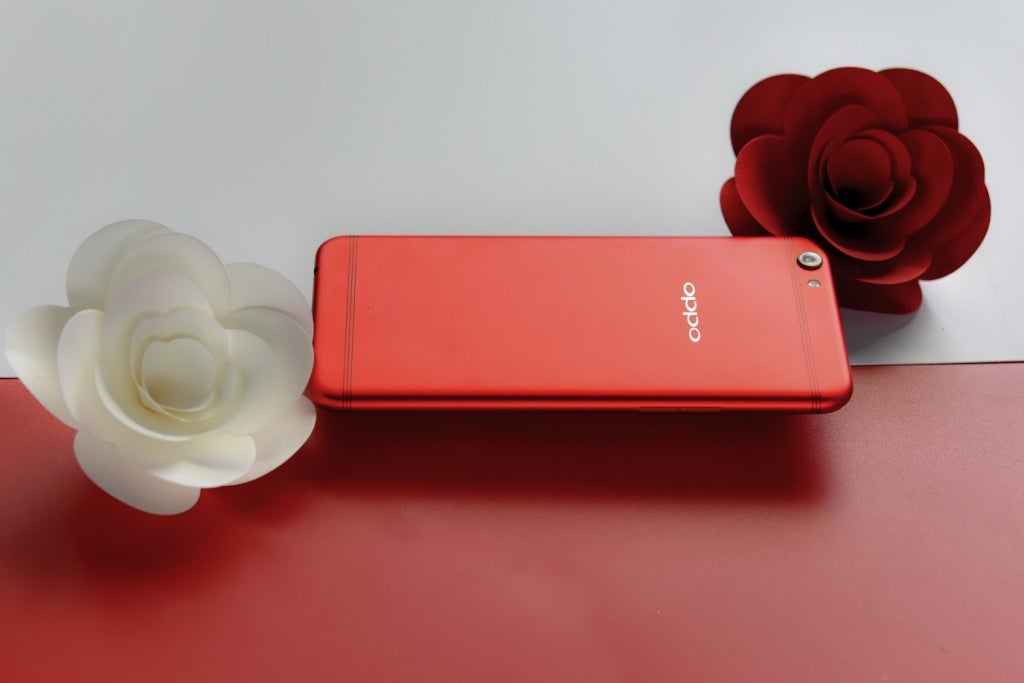 Red Limited Edition Phone With Laser Engraving Will Be The Best Valentines Gift This Year - World Of Buzz