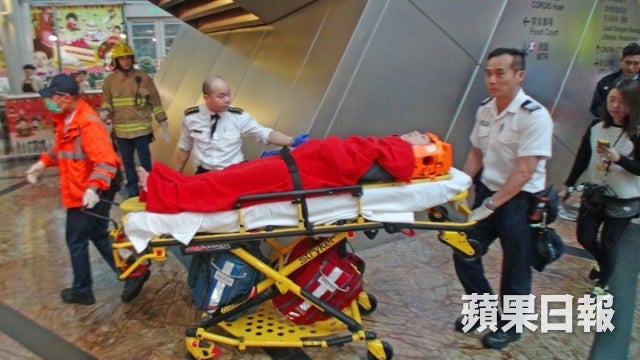 45M-Long Escalator In Hong Kong's Shopping Mall Malfunctions And Causes Shoppers To Tumble Down - World Of Buzz 1