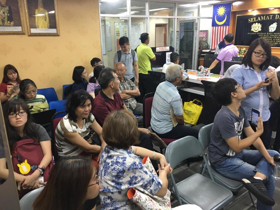 Are Malaysian Chinese Getting Blocked From Voting In Upcoming Elections? - World Of Buzz 1