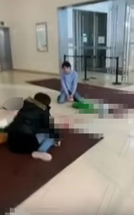 Chinese Parents Lost Hold Of Their 2 Toddlers In Mall, Both End Up Dead - World Of Buzz 2