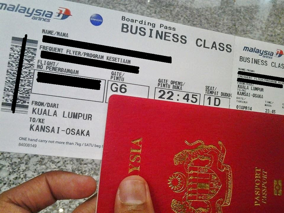 Expert Warns Everyone Not To Post Photos Of Boarding Passes Online - World Of Buzz 4