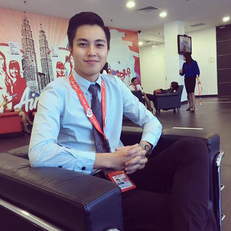 Handsome Air Asia Flight Attendant Captures Hearts with Inspiring Story of His Success - World Of Buzz 3
