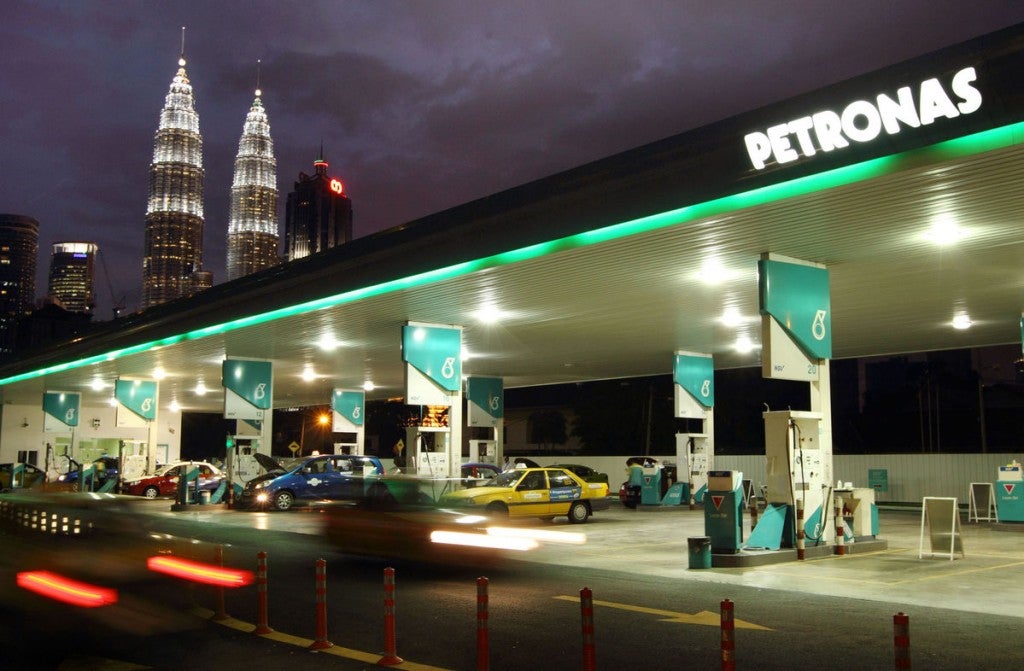 Malaysians Could Be Getting Discounts On Fuel Soon! - World Of Buzz 4