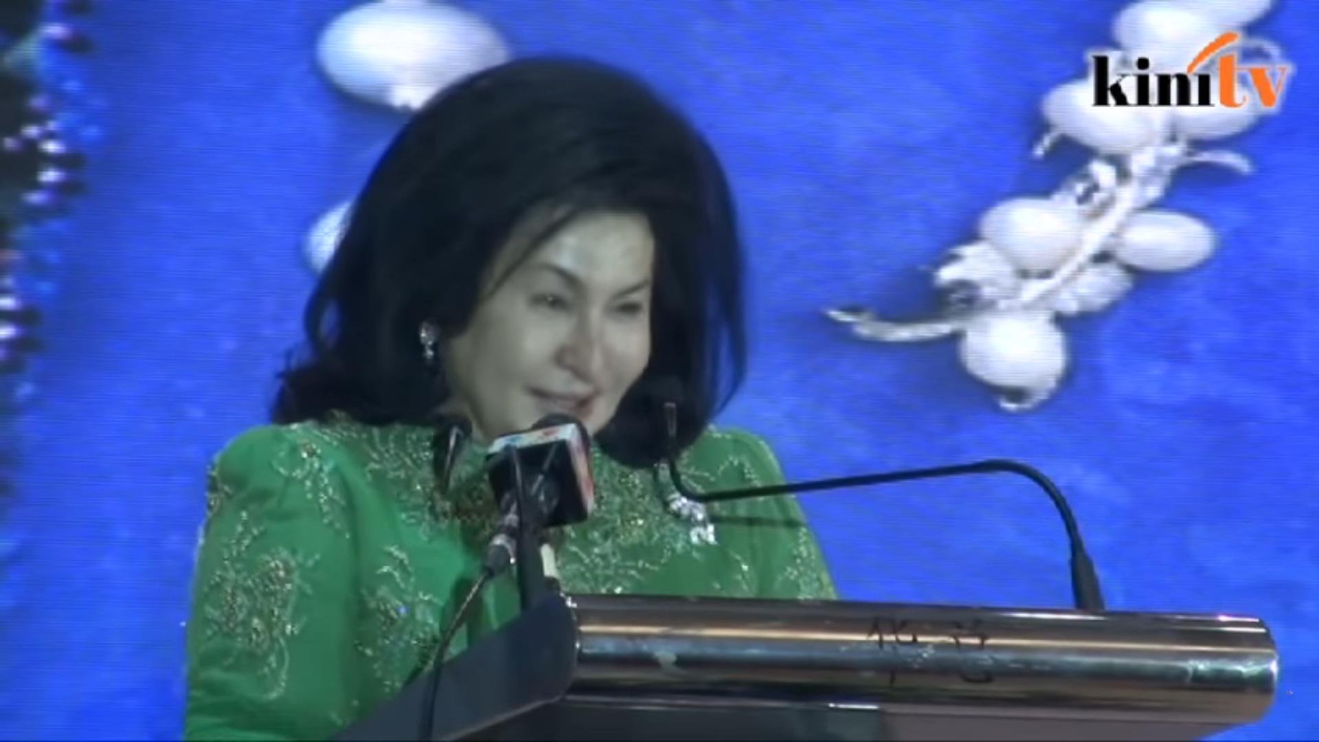 Mc Accidentally Interrupted Rosmah's Speech And See How She Handle It! - World Of Buzz