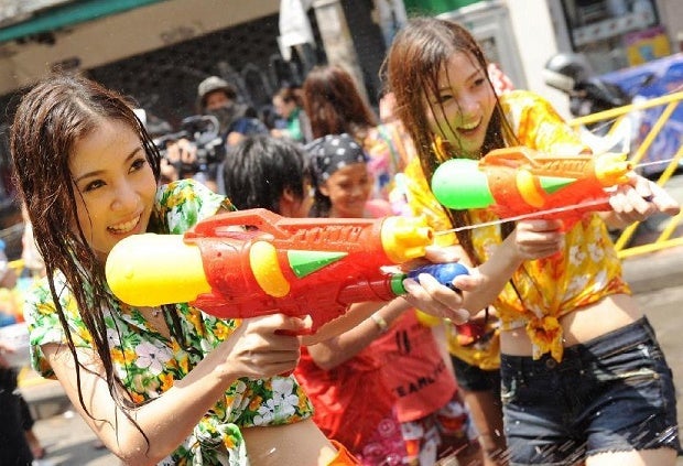 "No Powder, No Water Guns, No Sexy Dress, and No Alcohol" for Songkran Festival This Year - World Of Buzz 3