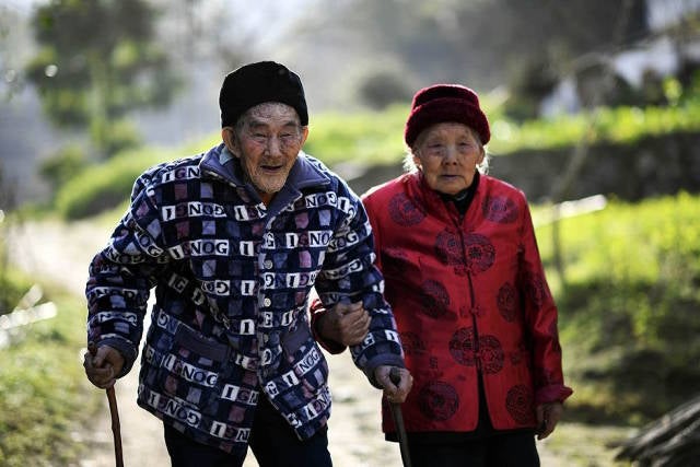 This Adorable Chinese Couple Have Been Together For 81 Years - World Of Buzz