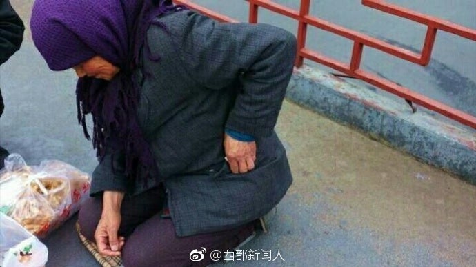 This Horrid Beggar from China Will Totally Piss You Off with What She Did - World Of Buzz 1