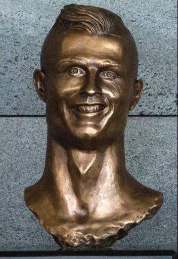 This Statue of Christiano Ronaldo has Netizens Laughing their Heads off - World Of Buzz 1