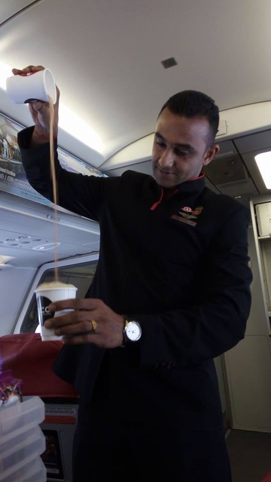 AirAsia Steward Makes Teh Tarik for Passengers on Flight - World Of Buzz