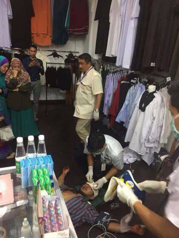 Malaysian Boy Scolded for Skipping School, Calls Gang to Beat Up Shopkeeper - World Of Buzz 8