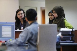 Malaysian Women Among Those Most Unsatisfied with their Jobs - World Of Buzz 1