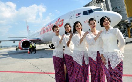 Malindo Air Candidates Required to Remove Tops for Interview, Airline Says Its Normal Procedure - World Of Buzz