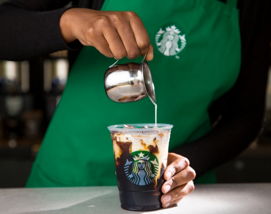 Starbucks Offers Free Refills for Your Drinks, But Only in the USA - World Of Buzz 2