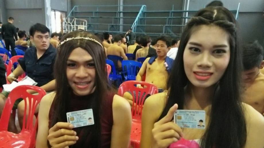 Thai Transgender Women Forced to Attend Draft Days are Often Subjected to Ridicule - World Of Buzz 5
