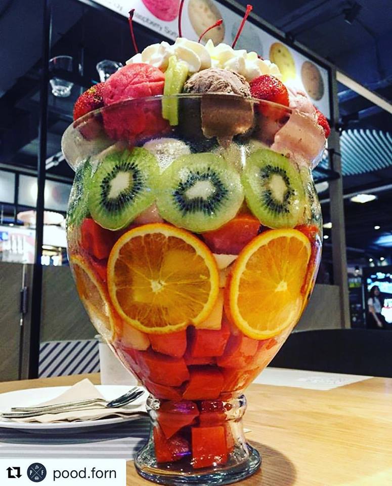 This Dessert Shop in Bangkok Serves Huge Treats Made of 22 Scoops of Ice Cream - World Of Buzz 1