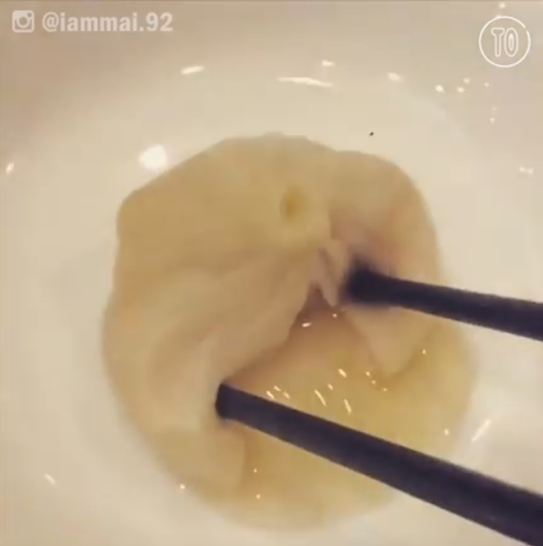 TimeOut's Brutal Way Of Eating XiaoLongBao Horrified Malaysians - World Of Buzz