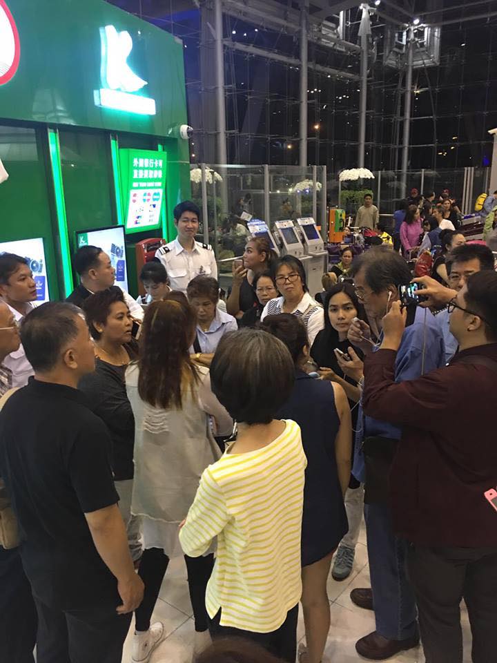 Unregistered Company Rips Off 1,000 Thai Tourists, Leaves Them Stranded At Airport - World Of Buzz