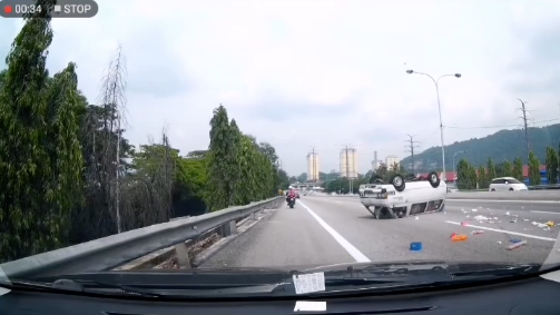 Video Of Wira Illegally Overtaking And Knocking A Van Over Goes Viral - World Of Buzz 9