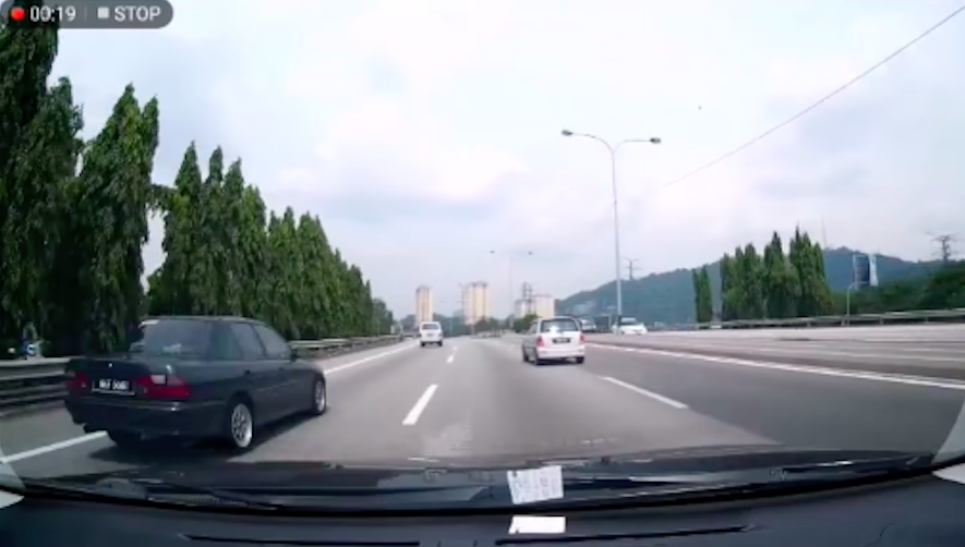 Video Of Wira Illegally Overtaking And Knocking A Van Over Goes Viral - World Of Buzz 5