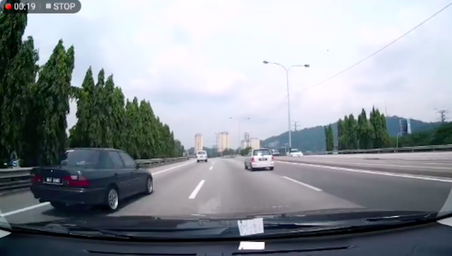 Video of Wira Illegally Overtaking and Knocking a Van Over Goes Viral - World Of Buzz 5