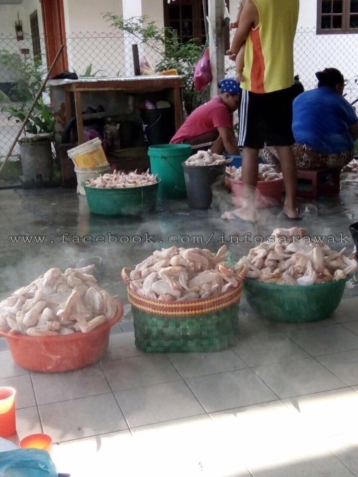 Villagers in Sibu Digging Up Chicken Wings Buried Underground Four Days Ago - World Of Buzz 2