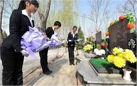 You Can Now Hire Professional Mourners to Perform Qing Ming Duties on Your Behalf - World Of Buzz 1