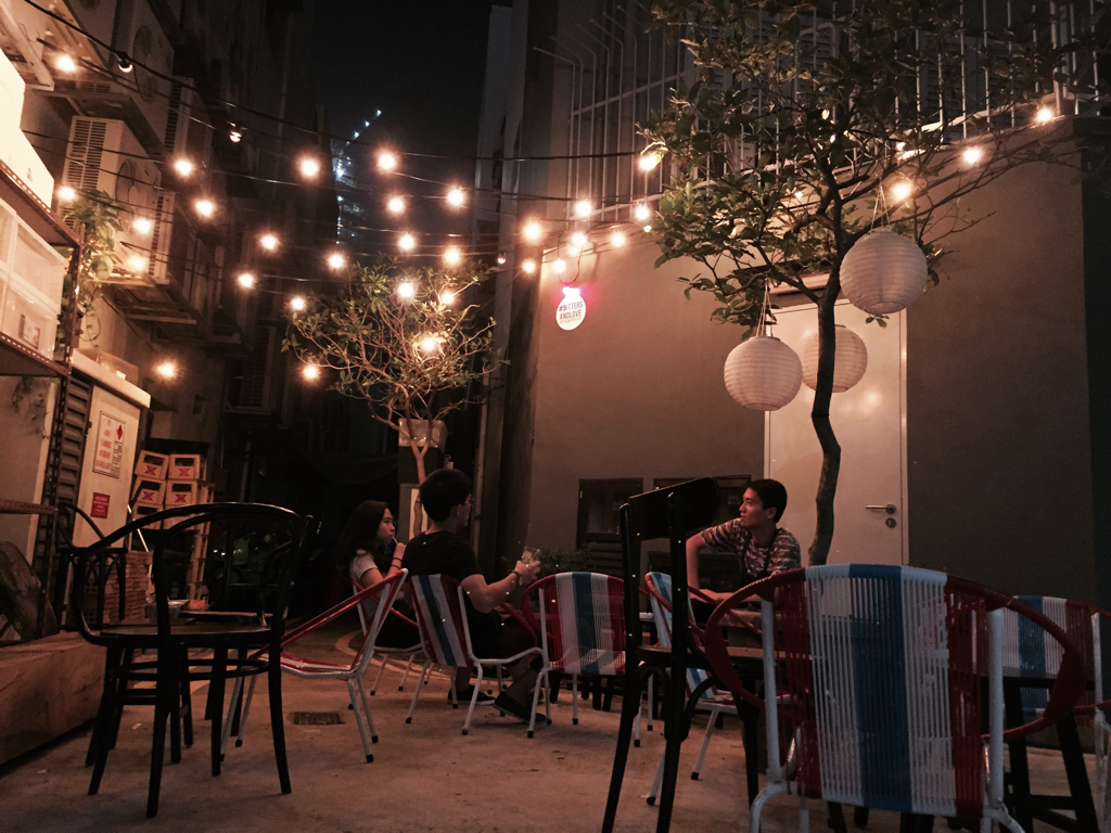 10 Hidden Bars in Singapore to Visit for the Ultimate Drinking Experience - World Of Buzz 11