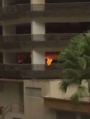 Carpark Catches Fire in Singapore, Heroic Cleaners Help Put it Out - World Of Buzz