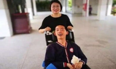 Chinese Teacher Talked To Student In Coma Every Day Until He Woke Up - World Of Buzz 2