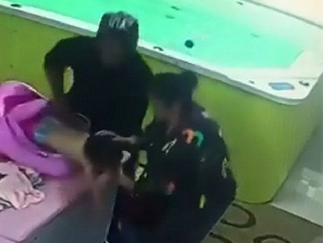 Chinese Toddler Nearly Drowns in Swimming Pool Despite Wearing Floatation Device - World Of Buzz 3