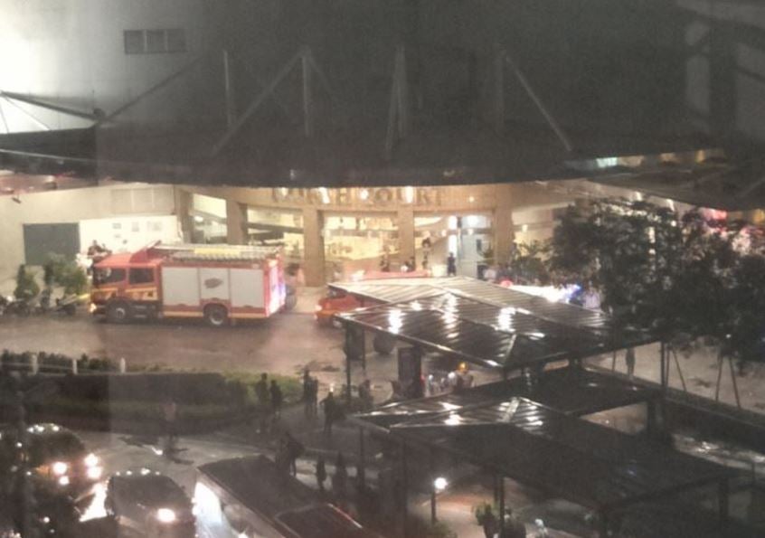 Fire Breaks Out In Mid Valley Shop Lot, 1 Person Injured - World Of Buzz 2