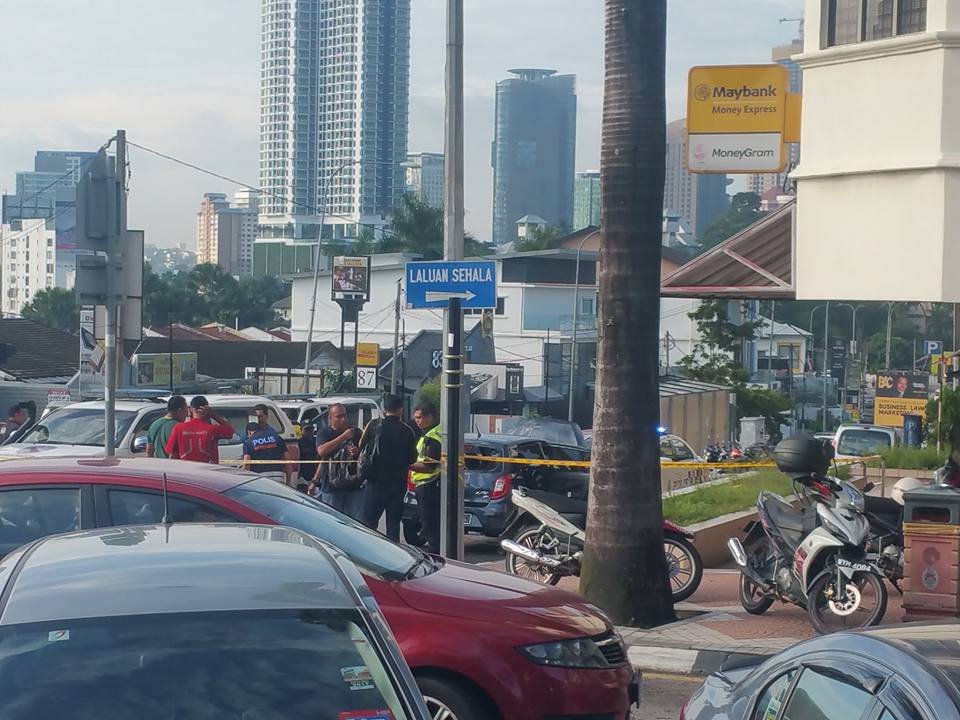 Huge Fight Breaks Out in Jalan Telawi, Bangsar, 21 People Arrested - World Of Buzz 2