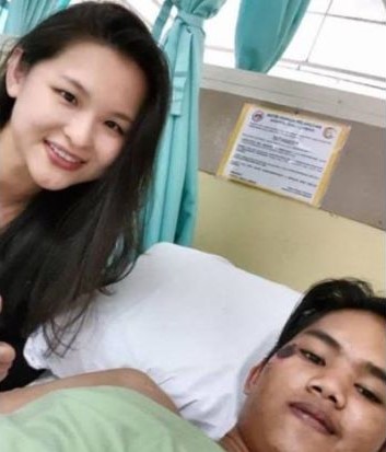 Kind-Hearted Doctor Helps 'Mat Rempit' After Accident, Visits Him In Hospital - World Of Buzz 2